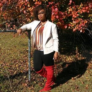 Meet your Posher, Latasha